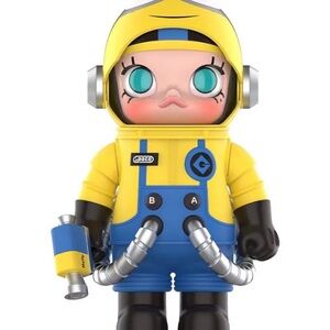 400% Minions Space Molly new in opened box